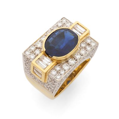 une bague en saphir et diamant