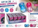 beaucoup d'objets qui se trouvent dans une boîte