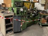 a machine that is sitting in the middle of a room
