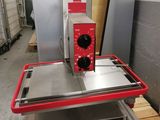 a machine that is sitting on top of a pallet