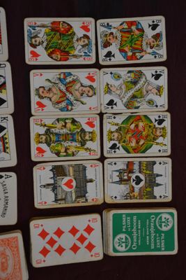 Deux jeux anciens en mauvais état dont : SAIGA ARMANINO GENO…