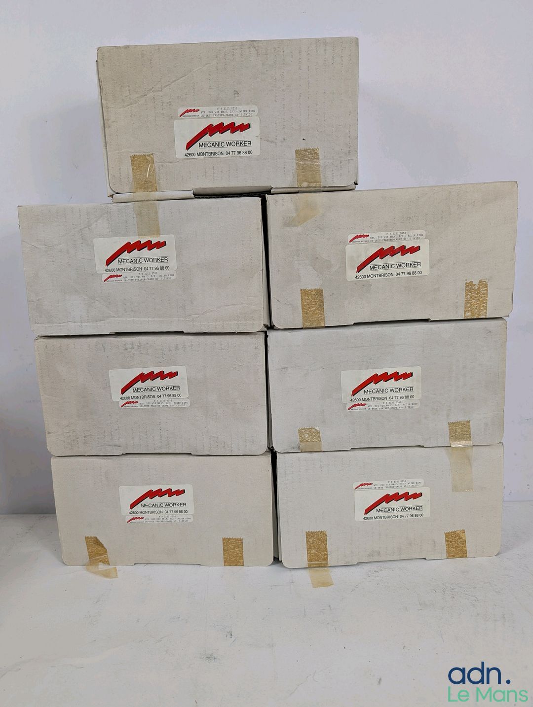 Lot de 1400 vis pour acier et zing.
