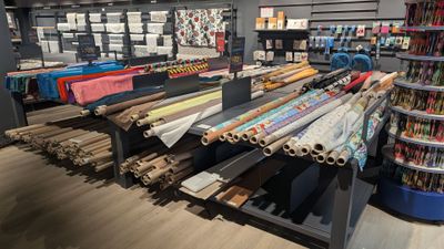 6 TABLES de présentation métalliques à deux niveaux avec sép…