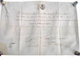 un document très ancien exposé sur le mur