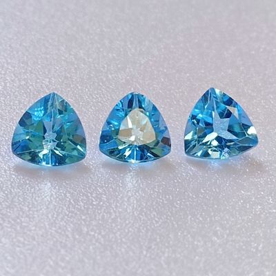 3 TOPAZES NATURELLES - 6.16 Carats - Couleur BLEU SUISSE - P…
