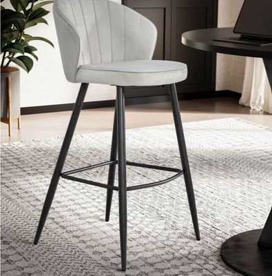 Chaise de bar en velours gris clair et pieds noir, 56x52,5x1…