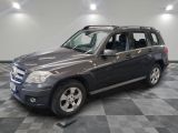 une photo d'une Mercedes GLK garée dans un garage