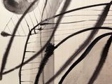 un dessin en noir et blanc représentant une horloge fixée à un poteau
