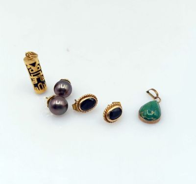 Lot d'or, comprenant : paire de boucles d'oreilles rondes en…