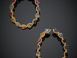une paire de boucles d'oreilles créoles en or, saphir et diamant