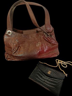 Lot cpt un sac à main en croco LE TANNEUR, et une pochette d…