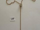 an image of a long chain with a leaf on it