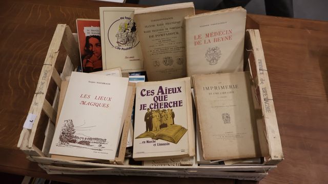 Lot de livres régionalistes dont correspondance de François Maire...