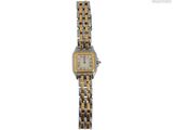 Image d'une montre-bracelet de femme sur fond blanc