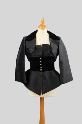 CHRISTIAN LACROIX, Hiver 1995. Ensemble deux pièces en soie … - Photo 1