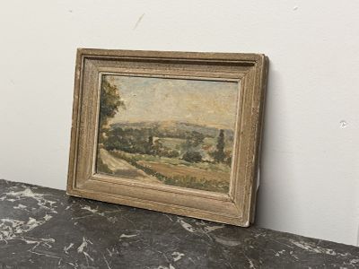 une image d'une image d'un tableau sur une table
