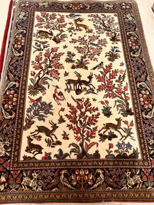 Tapis Iran Goum laine fond, blanc, bordure bleu marine 160 x…