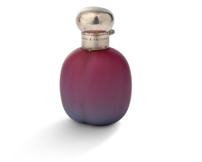 ATTRIBUÉ À THOMAS WEBB & SONS Flacon de parfum.