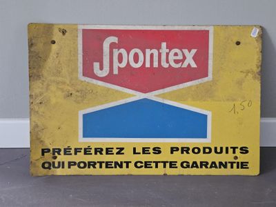 une pancarte posée par terre sur laquelle on peut lire « don't tx »