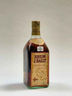 une image représentant une bouteille de rhum sur fond blanc