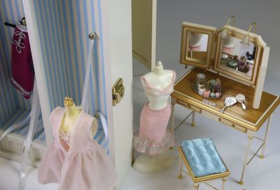 BARBIE SILKSTONE et autres. Ensemble comprenant une valisett… - Photo 1