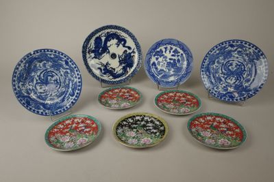 un lot de six assiettes chinoises bleues et blanches