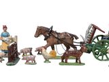 de nombreuses figurines représentant différents types d'animaux et de personnages