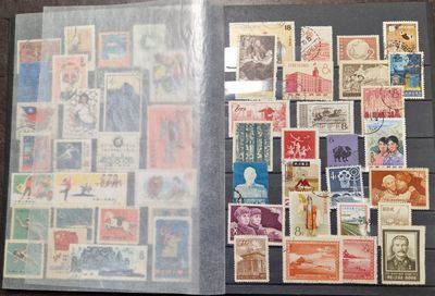 1 classeur de timbres-poste de Chine essentiellement oblitér…