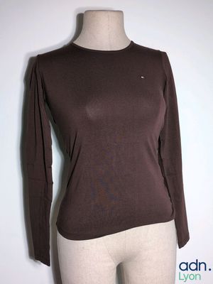 brown long sleeved shirt on a mannequin mannequin mannequin mannequin mannequin mannequin mannequin mannequin mann