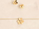 the gold flower necklace and earring set