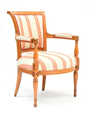 fauteuil rembourré à rayures, avec structure et pieds en bois