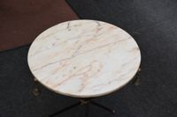 Guéridon rond en métal laqué noir à trois pieds entrecroisés… (photo 2)