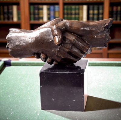 Salvador DALI (1934/1982) (d'après) « La Paix ».