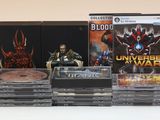 beaucoup de DVD et de jeux sur la table