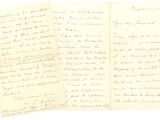 gros plan d'une feuille de papier sur laquelle on peut lire une écriture manuscrite