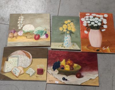 quatre tableaux représentant des fruits et des fleurs dans un vase, posés sur un sol carrelé