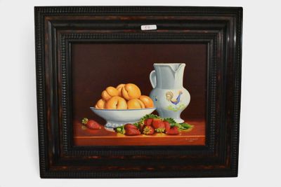 un tableau représentant un bol d'oranges et un pichet posés sur une table