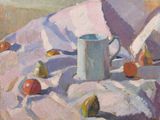 un tableau représentant un pichet et des pommes posés sur une nappe