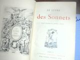 un livre ouvert avec la photo d'un homme et d'une femme