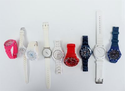 Collection de montres-bracelets vintage de différentes marqu… - Photo 1