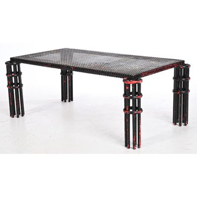 TABLE BASSE DANS L’ESPRIT DE MATEGOT à 4 pieds colonnes. - Photo 1