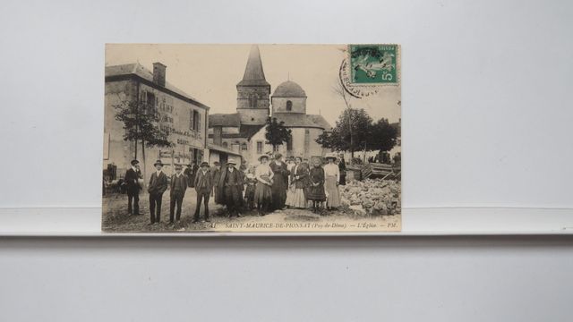 Puy-de-Dôme St-Maurice-de-Pionsat. L’Église (Très grosse animatio...