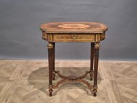 Alphonse GIROUX à Paris. Coiffeuse en bois plaqué, le platea…