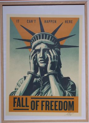 une photo d'une affiche sur laquelle figure la statue de la Liberté
