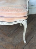 PAIRE DE FAUTEUILS de style Louis XV en bois mouluré, sculpt… (photo 3)