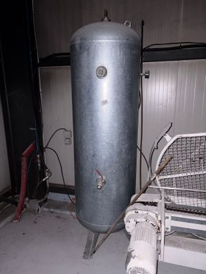 Une cuve de pression d'air. - Photo 1