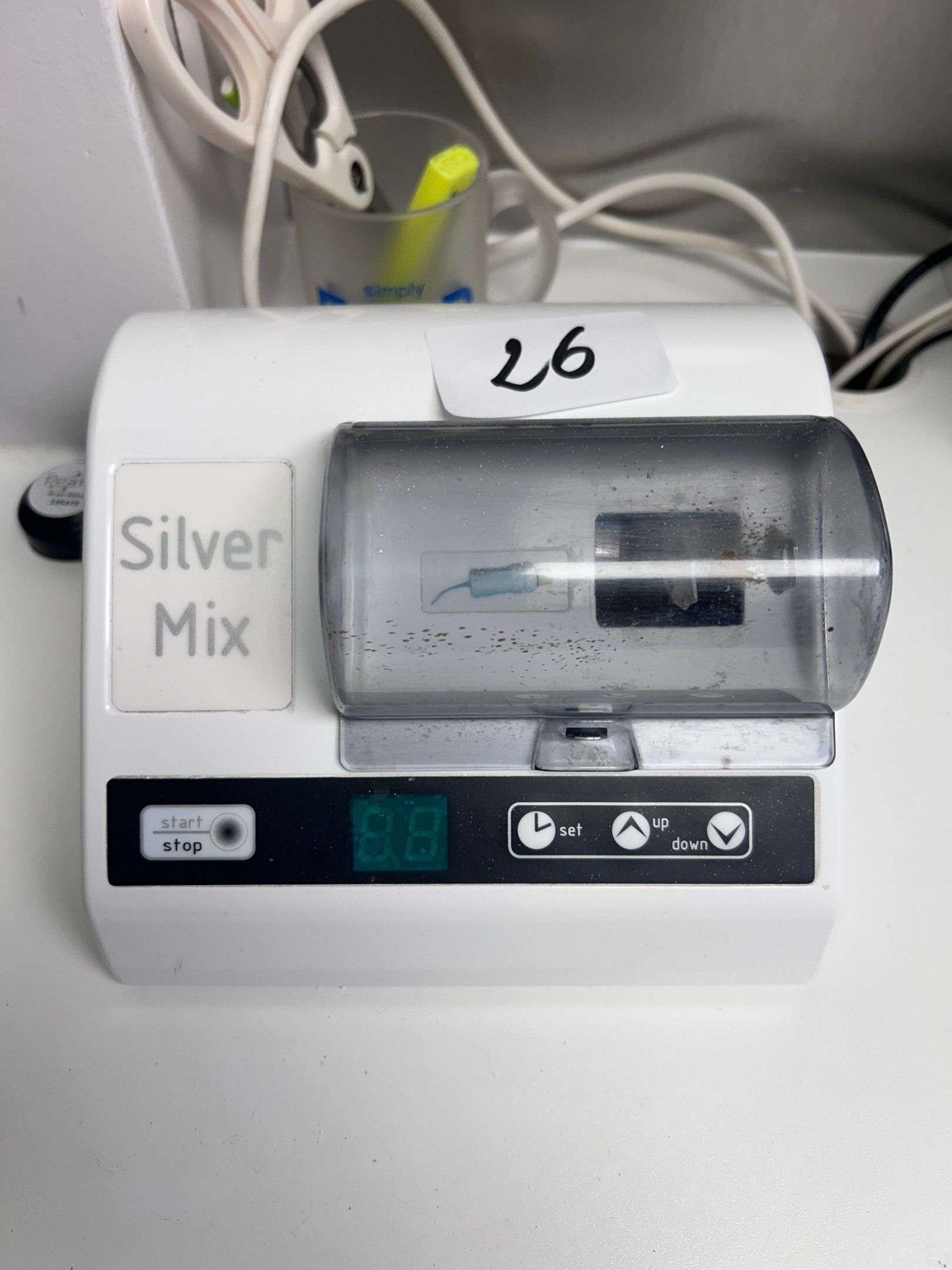 1 vibreur dentaire SILVERMIX d’Avril 2013