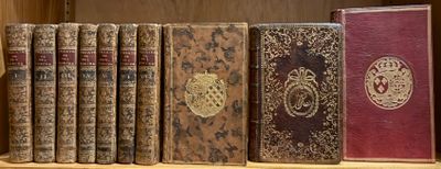 LIVRES AUX ARMES. Ensemble environ 11 ouvrages en 21 volumes…