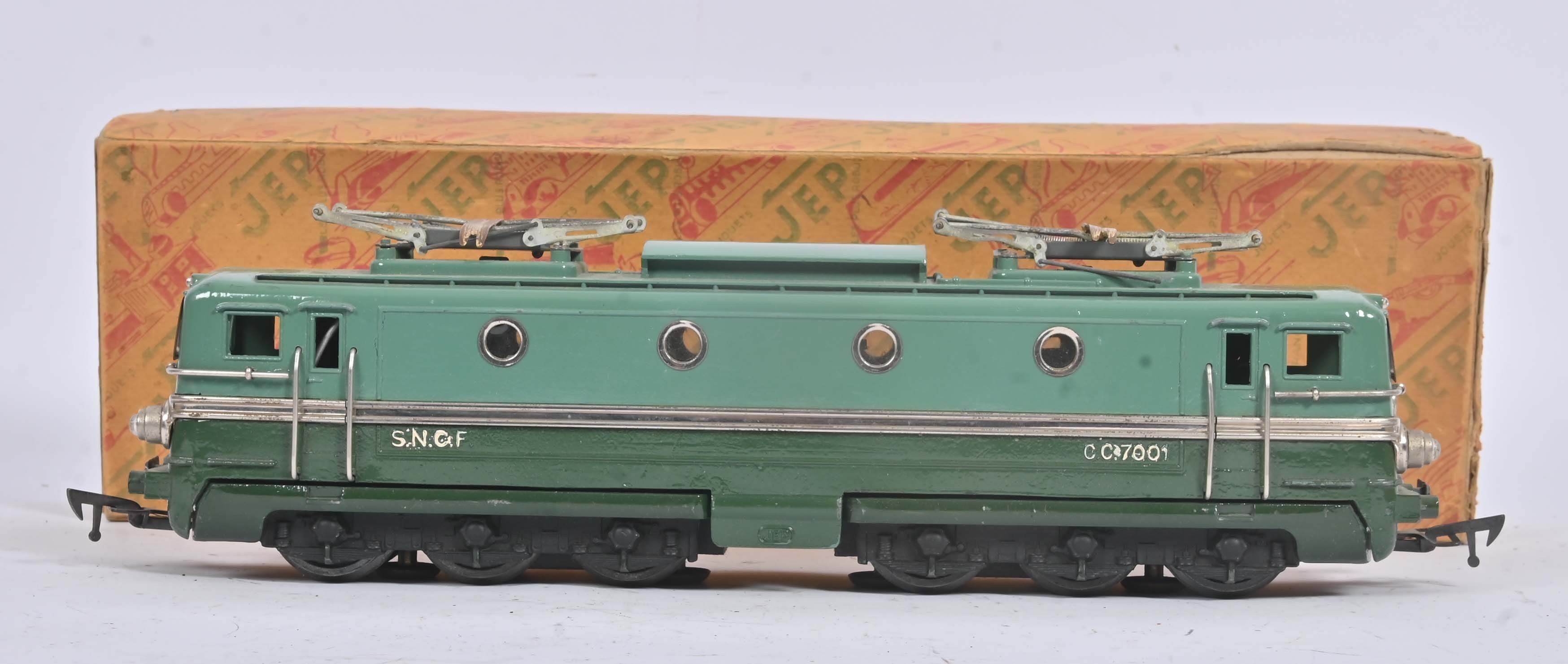 Objets d'art & Curiosités