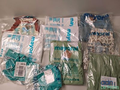 Lot de 10 vêtements, maillot de bain MAYORAL de diverses tai…